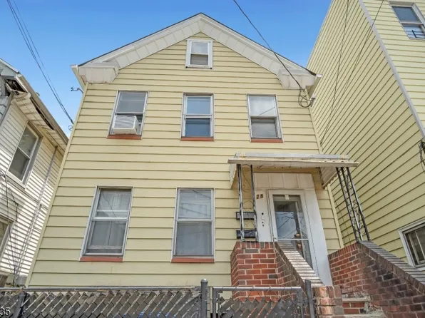 28 Grant Ave, Harrison Town, NJ 07029