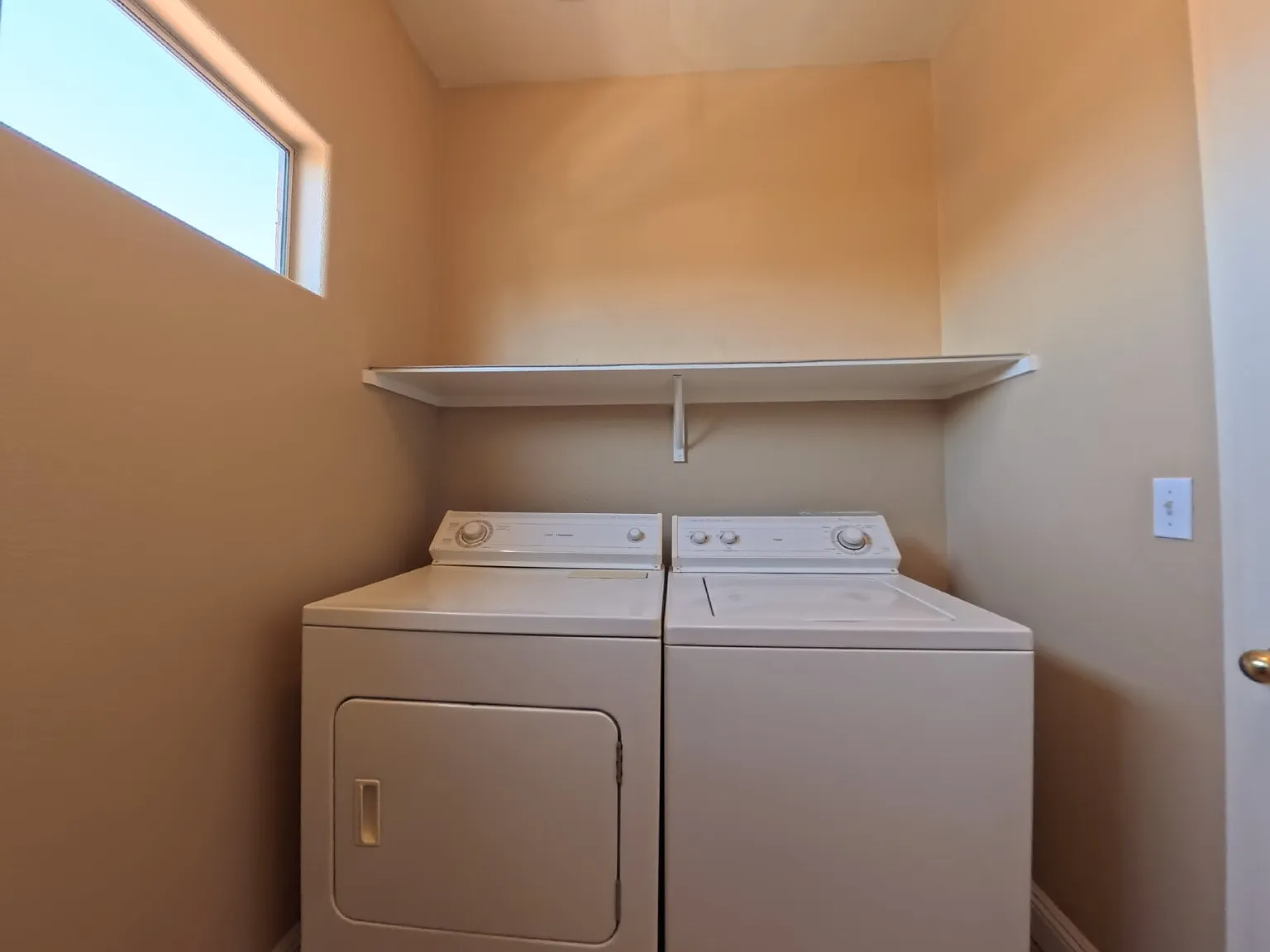 2 bed, 2.0 bath, 940 sqft, $1,275 — Photo 4