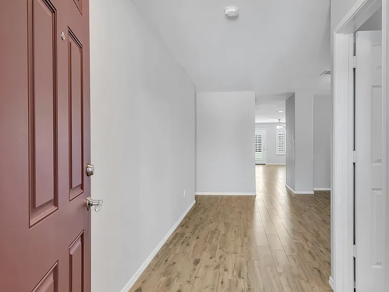 16329 Severn Ln — Photo 4