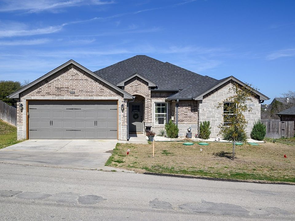 1st image of 2122 Christine Dr
