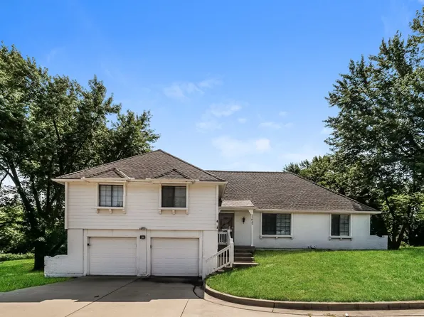15045 Switzer Rd, Overland Park, KS 66221
