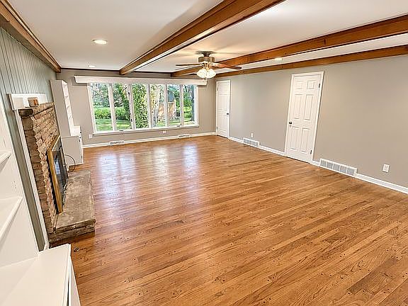 5th image of 48 Beverly Pl