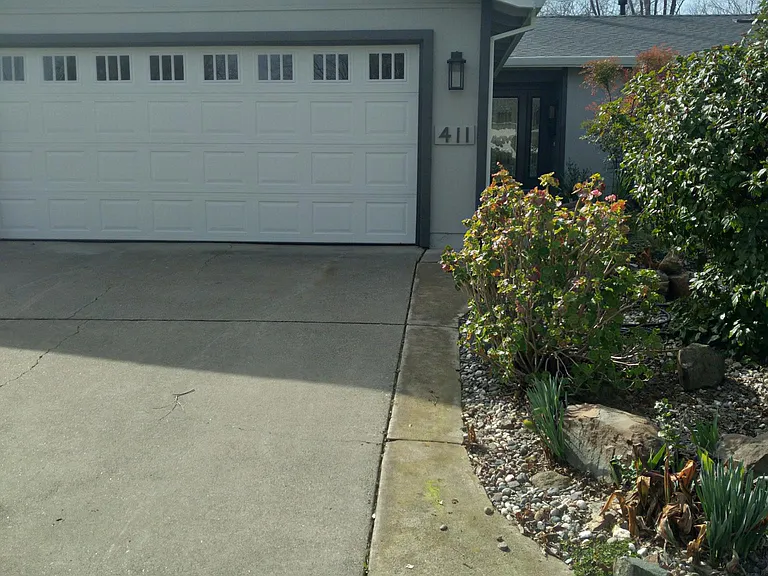 411 Dawnridge Rd — Photo 3