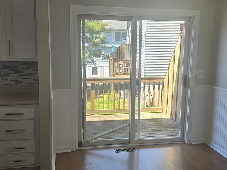 22 Chamberlain St #9 — Photo 2