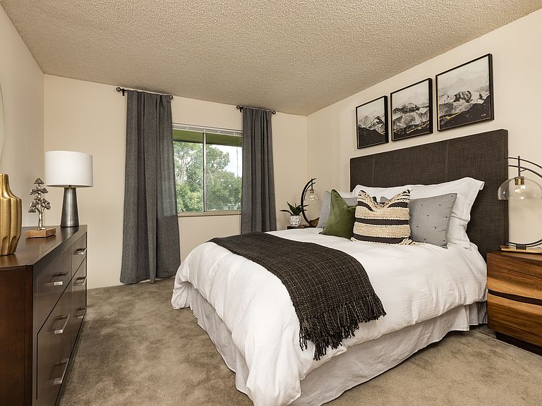 Ivy Crossing Apartment Rentals with Virtual tours Denver