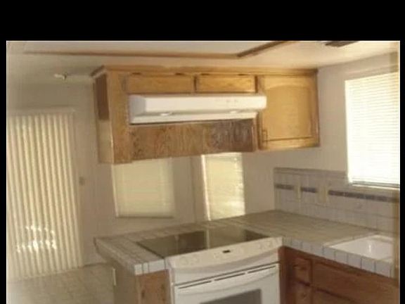 4th image of 1029 E Edgemont Dr