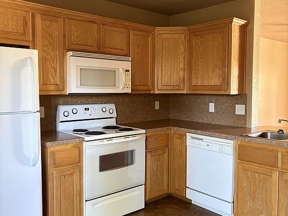 4th image of 501 Countryside Ln #4