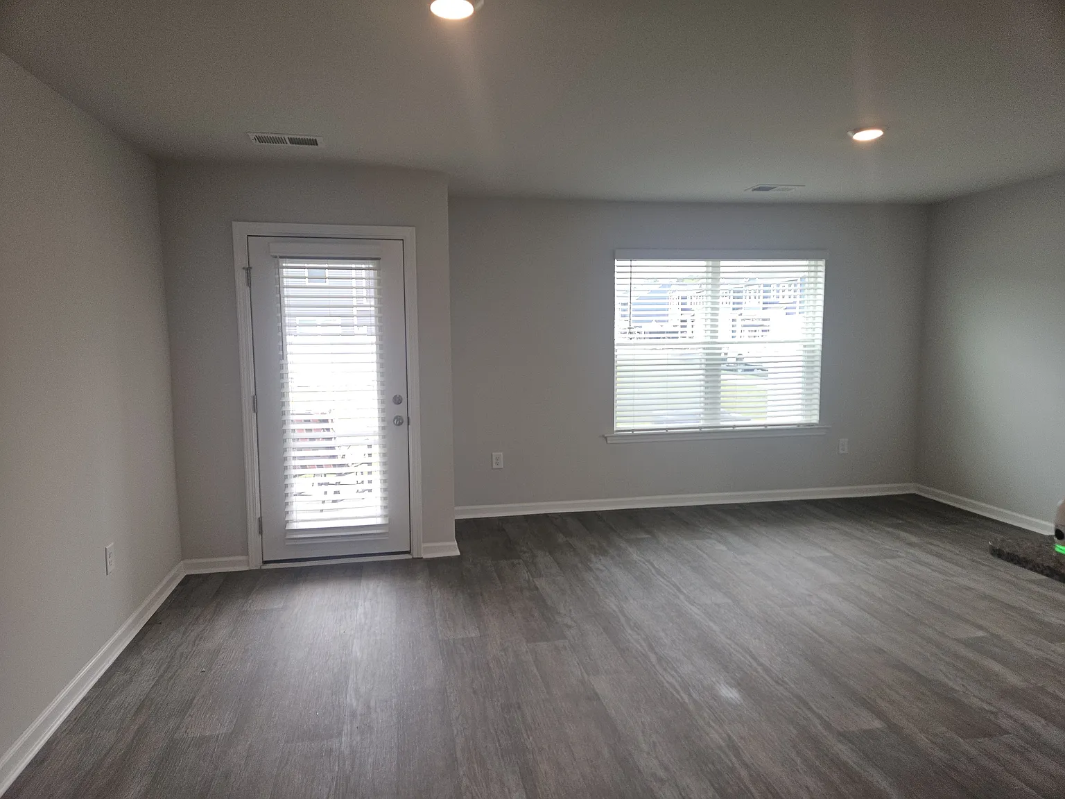 4215 High Glen Dr — Photo 2