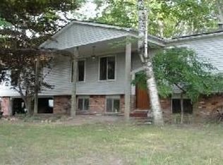 2638 Kathleen Rd, Brighton, MI