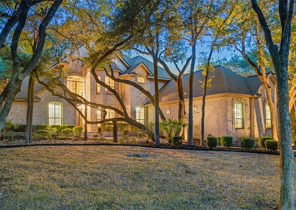 1st image of 901 Snyder Hill Dr
