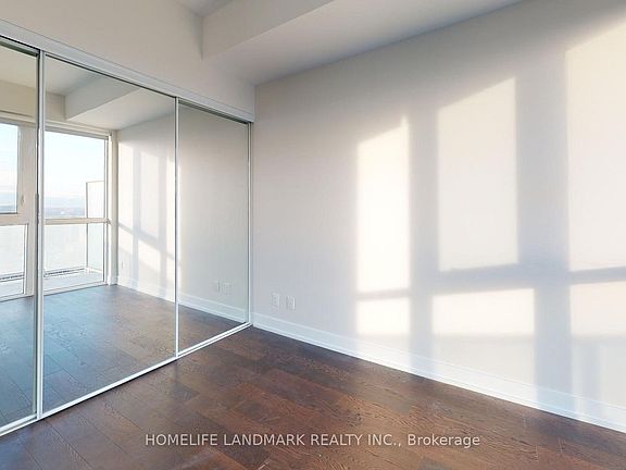 2nd image of 7 Grenville St #5306