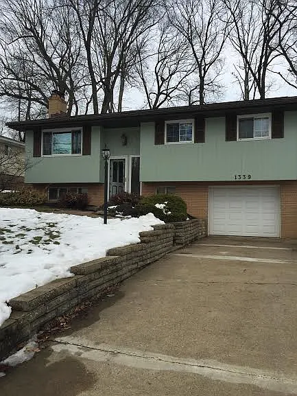 1339 Lincoln Dr photo 1