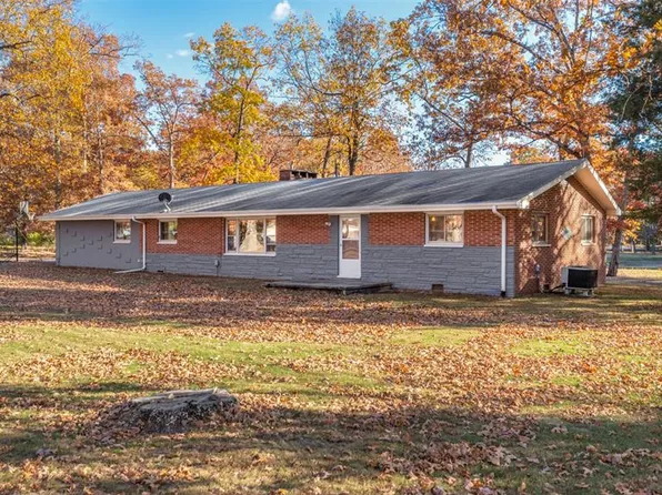 20267 Tall Timber Rd, Staunton, IL 62088