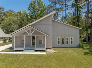 31401 River Pines Dr, Springfield, LA 70462