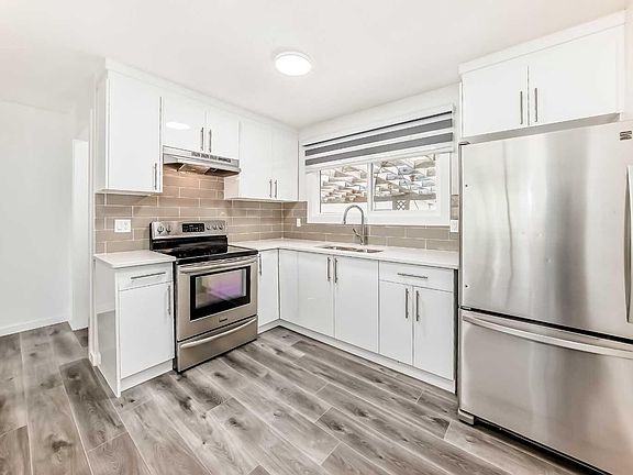 3rd image of 3224 Rundlelawn Rd NE