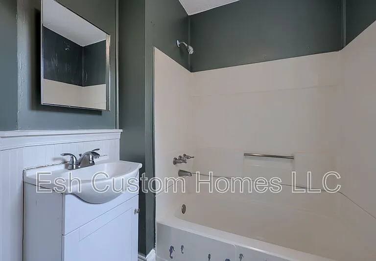 227 S Ann St — Photo 21