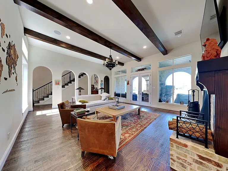 7916 Bella Flora Dr — Photo 2