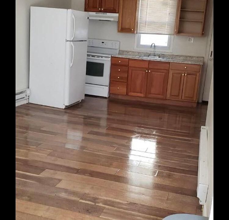 2nd image of 621 E Wensley St