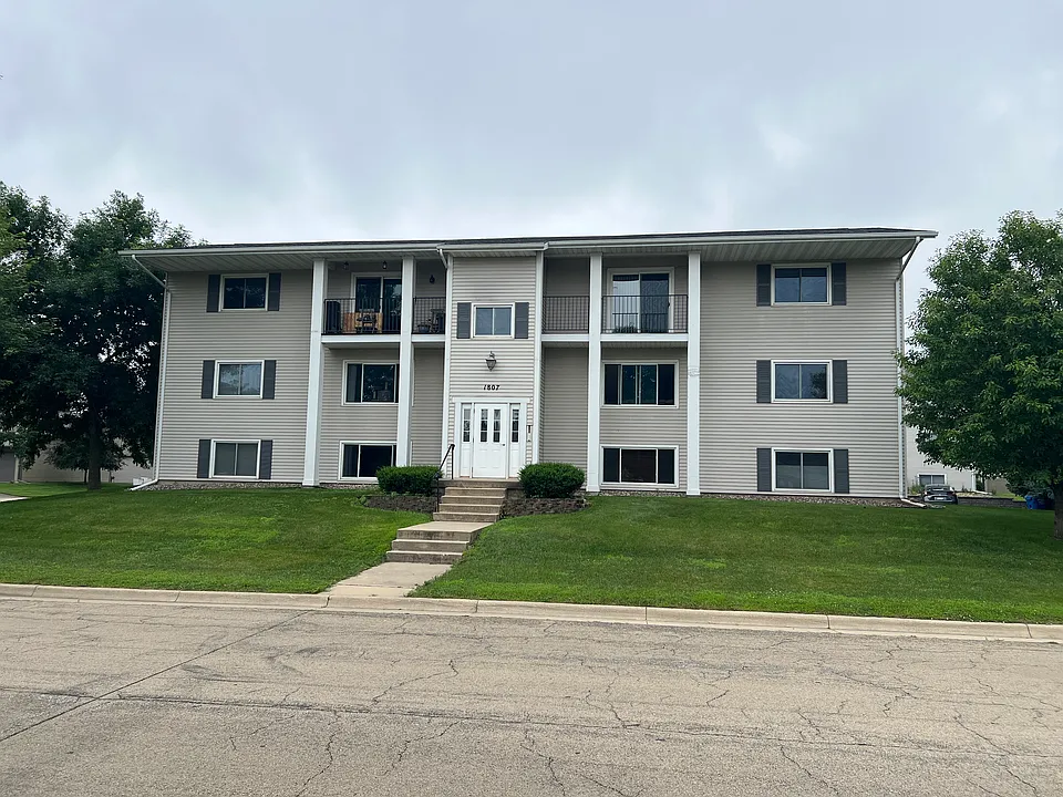 1807 Greenfield Ln SW #1