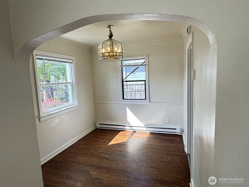 3rd image of 225 SW Lewis Street