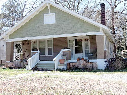 1st image of 221 N Briggs Ave