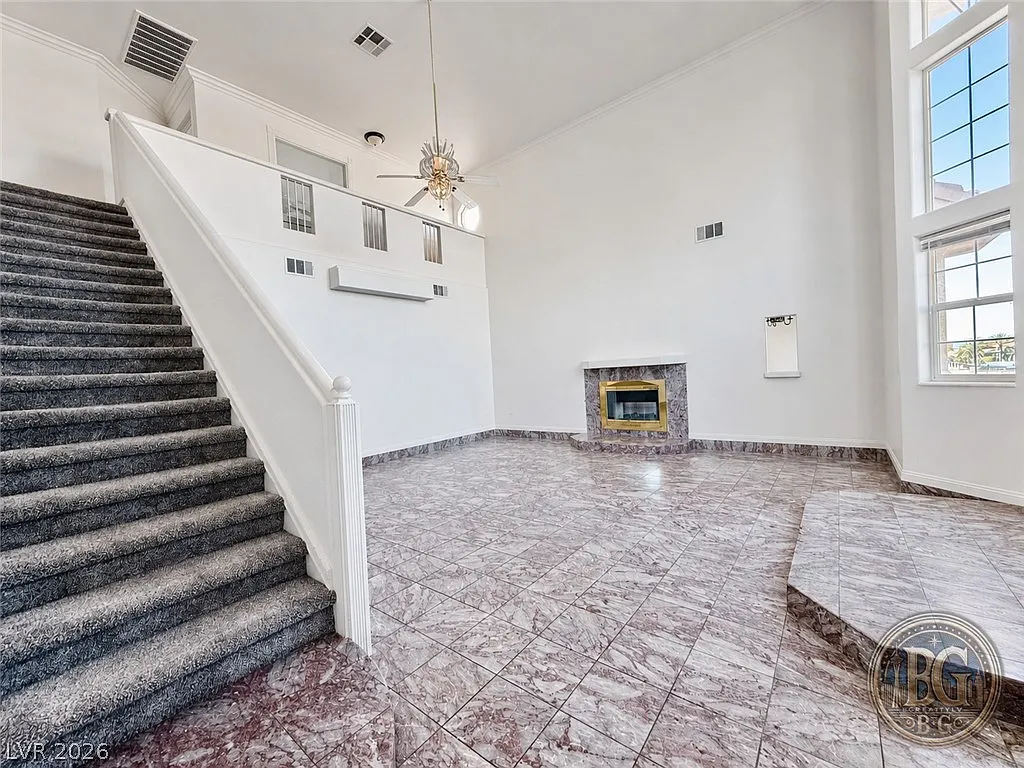 6 bed, 3.5 bath, 3042 sqft, $2,900 — Photo 3