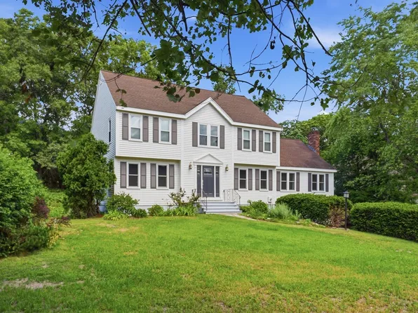 144 Hill St, Concord, MA 01742