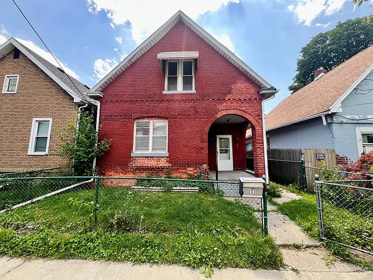 222 Whittemore St — Photo 1
