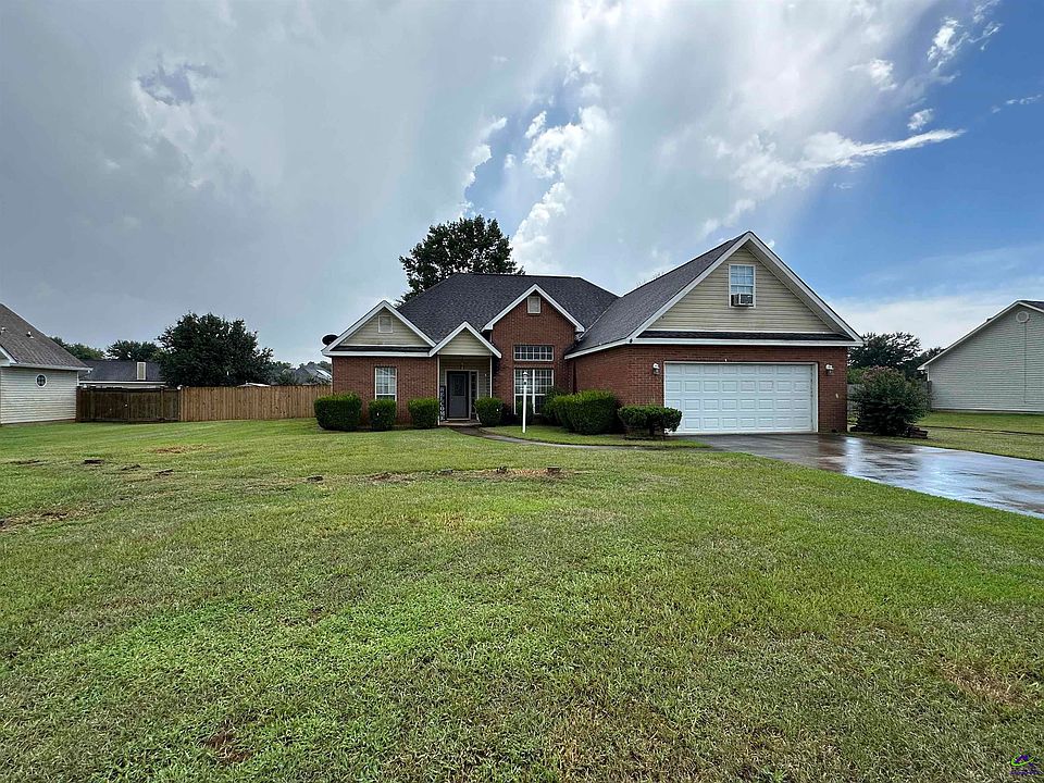 1st image of 225 Autumn Woods Dr