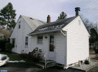 500 Devon Rd, Moorestown, NJ 08057