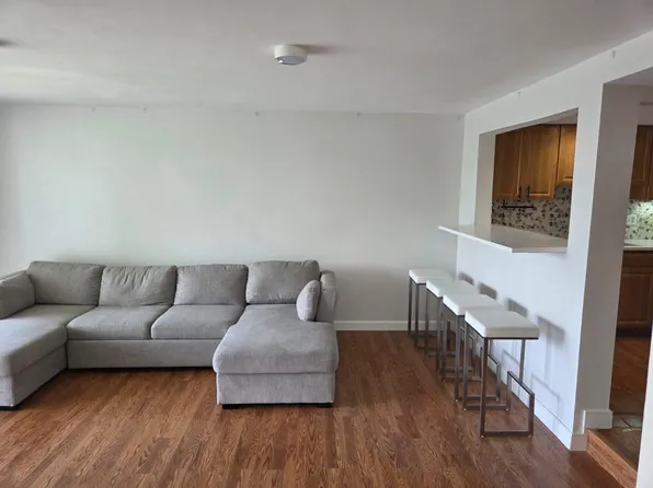 3750 Inverrary Dr, Lauderhill, FL 33319