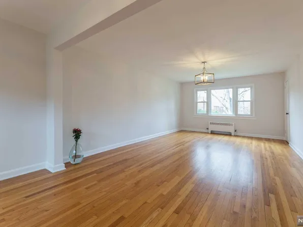 151 E Palisade Ave APT D6, Englewood, NJ 07631