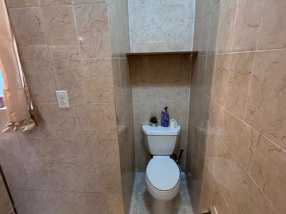 4th image of 6904 15th Ave #2F