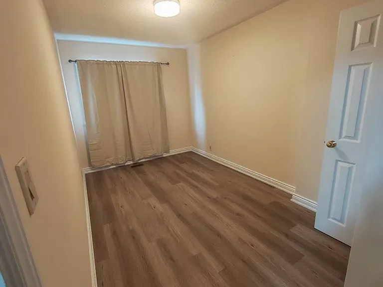364 Wilson Rd S #2 — Photo 1