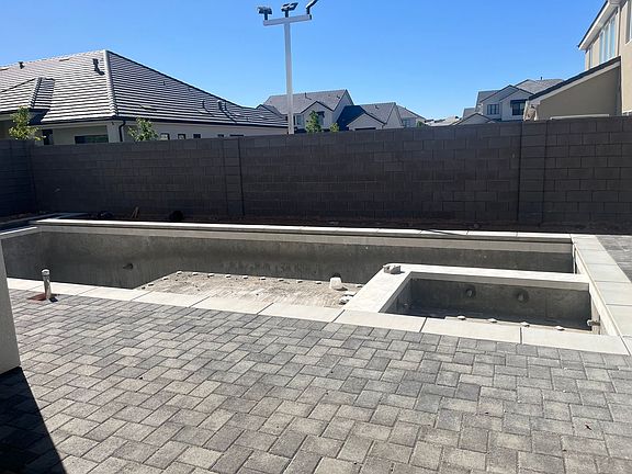 4th image of 2600 E Rosedale Dr