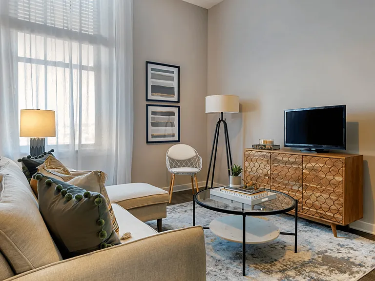 The Cosmopolitan — Photo 11