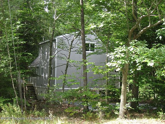 5th image of 47 Floral Dr