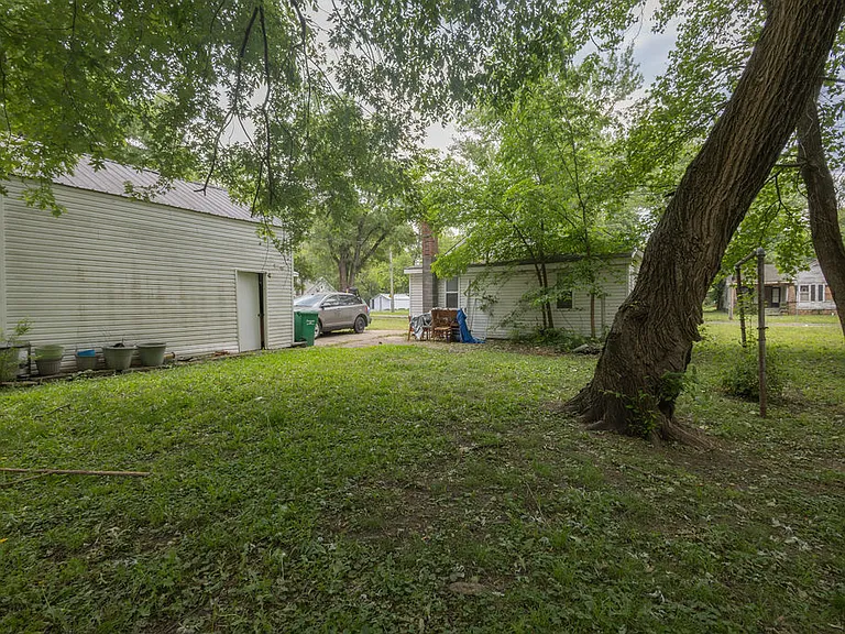 304 W Fort Scott St — Photo 19