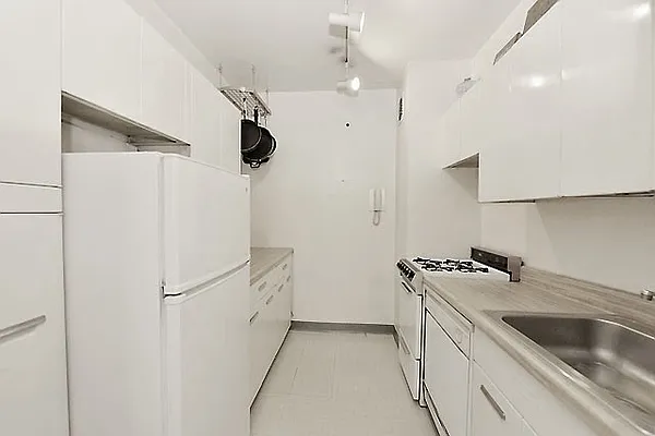 Sold by Engel & Völkers New York City | media 8