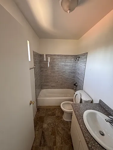 1690 Pomeroy Ave #5 Photo 1