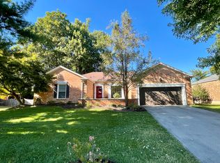 442 Whiteheath Ln, Douglass Hills, KY 40243