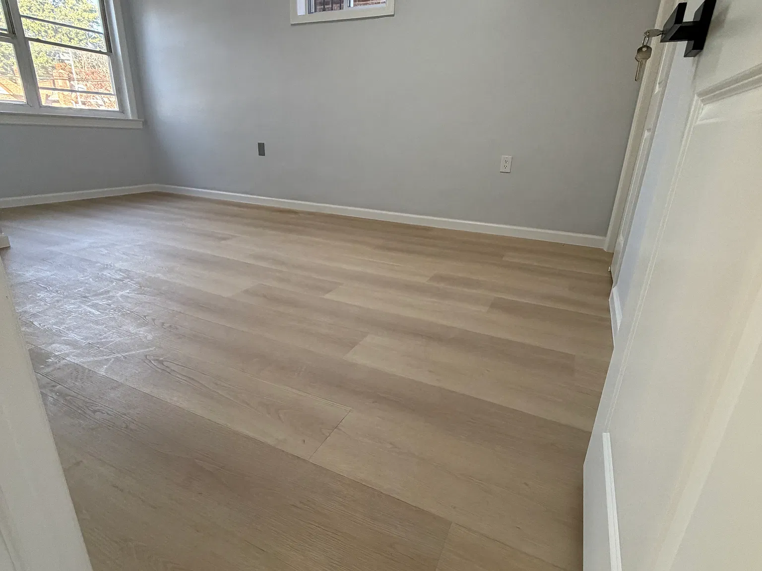 3 bed, 920 sqft, $3,200 — Photo 3