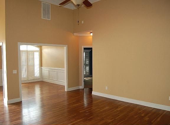 5th image of 103 Autumn Glen Dr