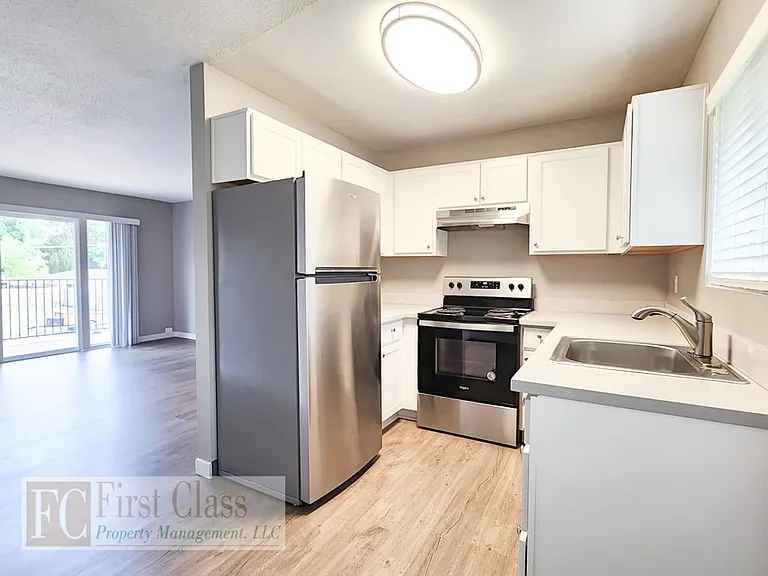 Westview Terrace — Photo 13