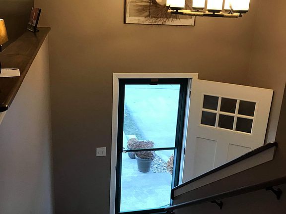 5th image of 1510 Castle Dr