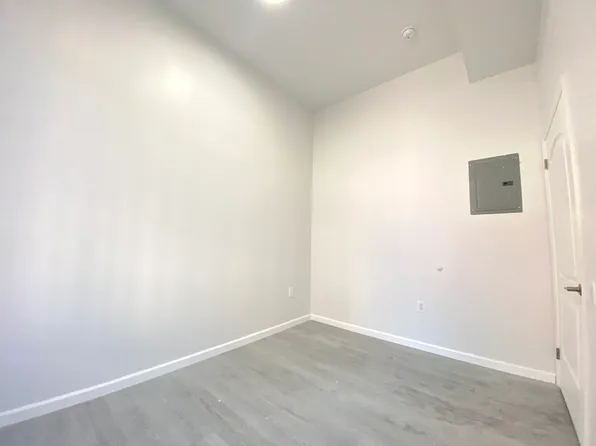 5502 Fifth Avenue image 7 of 12