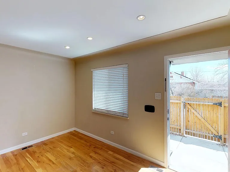 3658 N Clay St — Photo 12