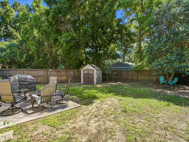 21 Oak Forest Dr #B — Photo 33