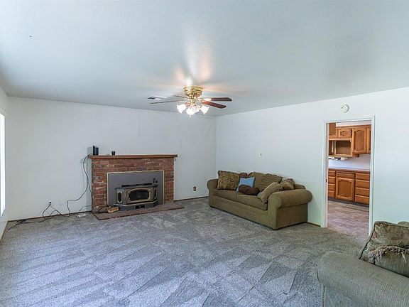 5th image of 1434 Locke Rd