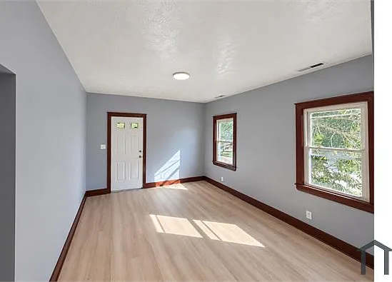 3 bed, 2036 sqft, $1,800 — Photo 4